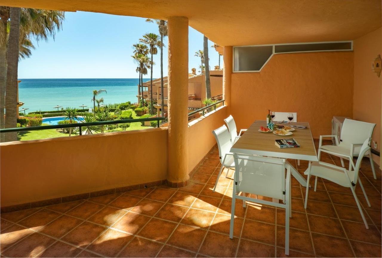 Fantastic Beachfront Apartment Estepona Exterior foto
